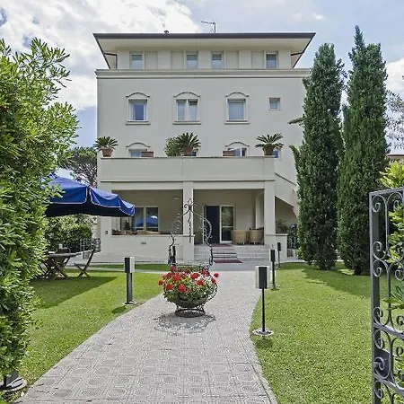 Nautilus Hotel