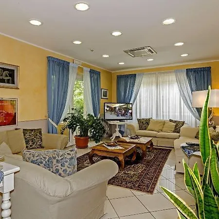 Готель Nautilus 3*