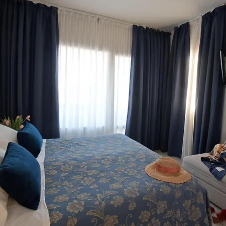 Hotel Villa Costanza Boutique Hotel 4*