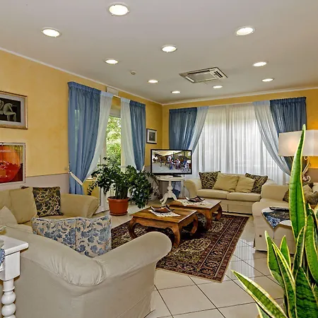 Villa Costanza Boutique Hotel