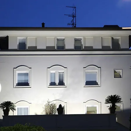Villa Costanza Boutique Hotel 4*