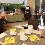 Готель Nautilus 3*